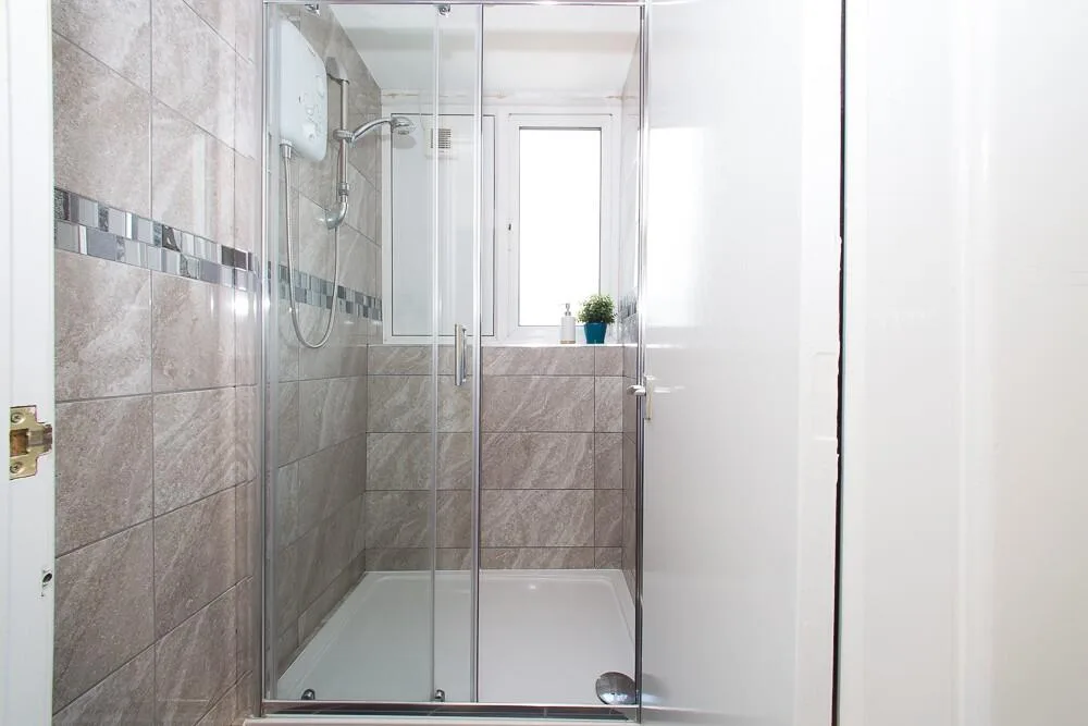 5 bedroom terraced house for rent