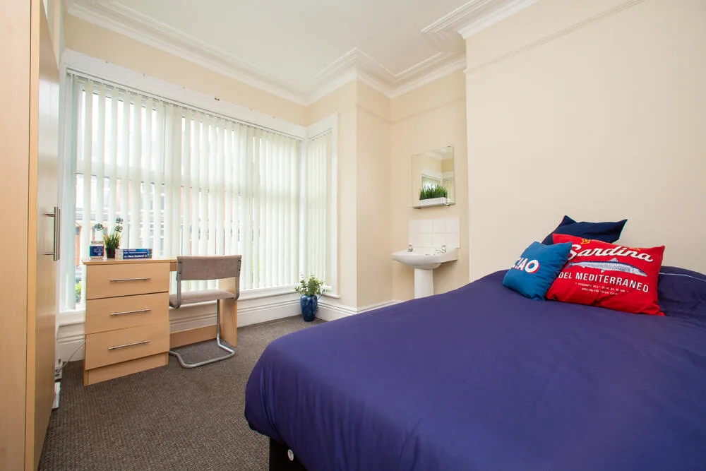 5 bedroom terraced house for rent