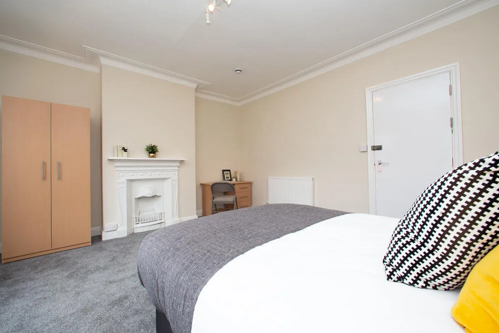 5 bedroom terraced house for rent