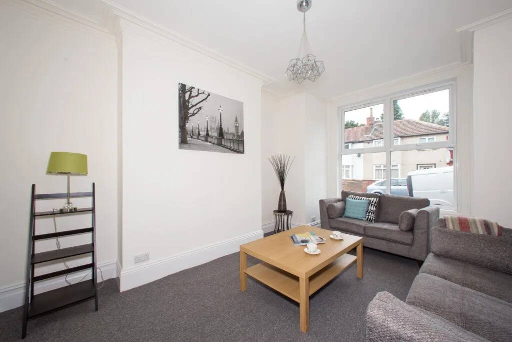 5 bedroom terraced house for rent