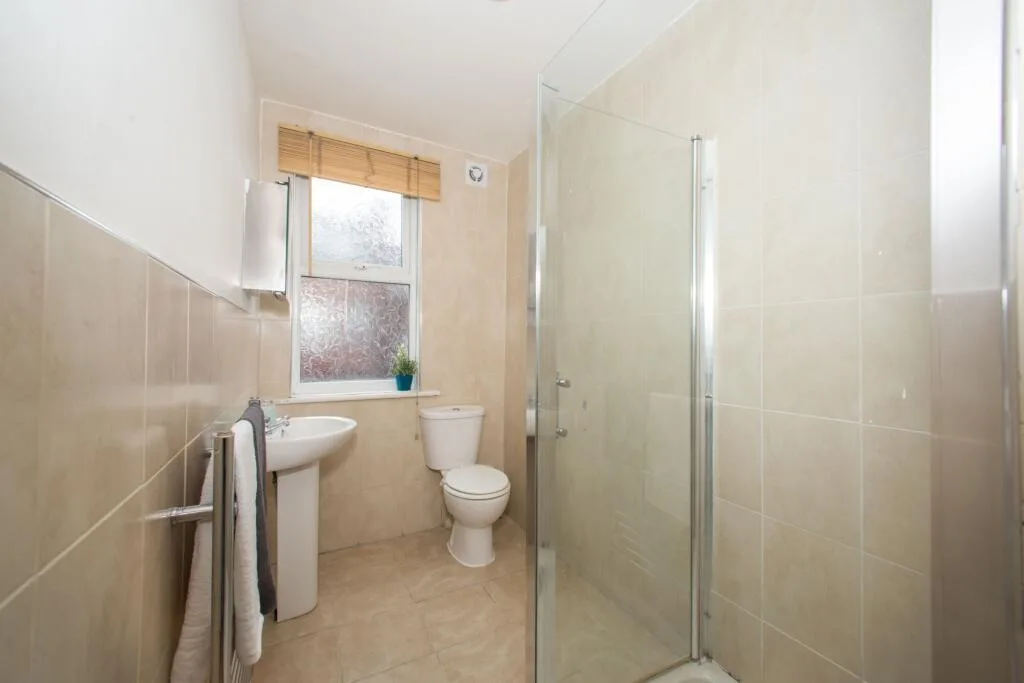 5 bedroom terraced house for rent