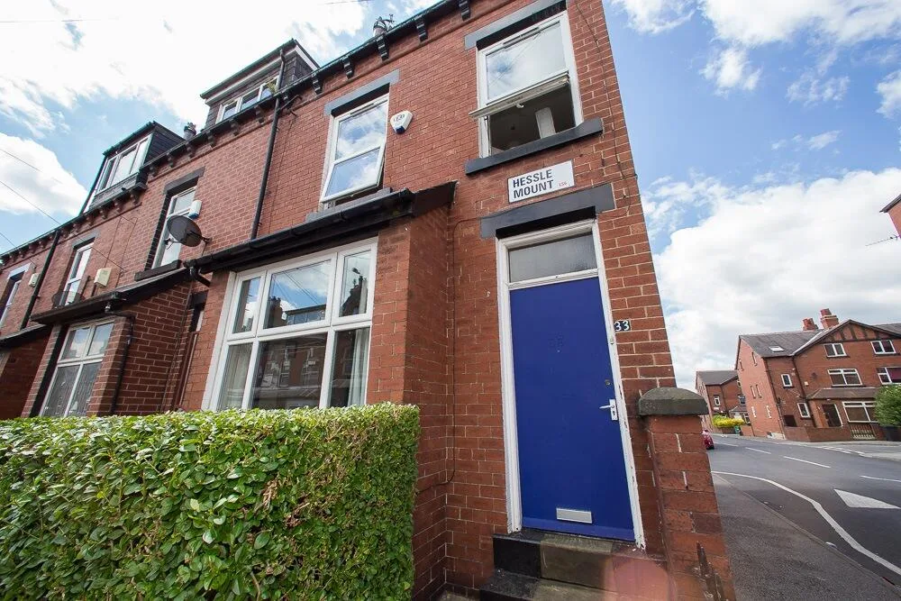 5 bedroom end of terrace house for rent