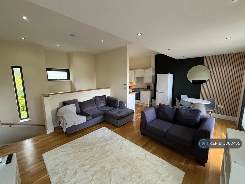 2 bedroom end of terrace house for rent