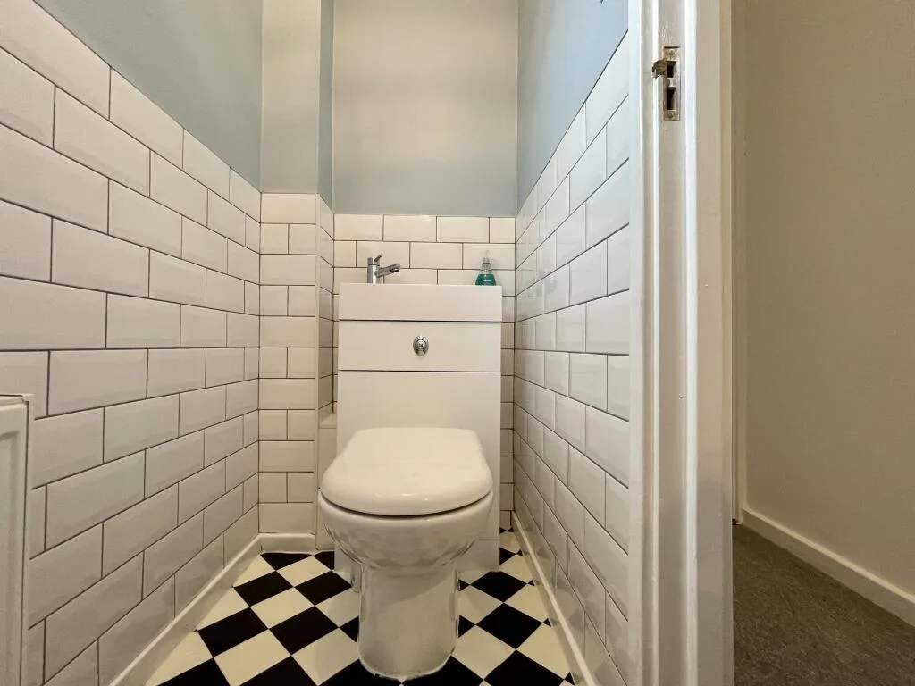 2 bedroom semi-detached house for rent