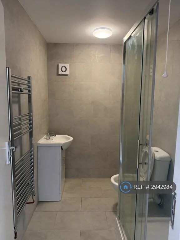 4 bedroom maisonette for rent