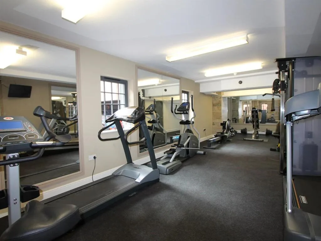 8 bedroom apartment for rent