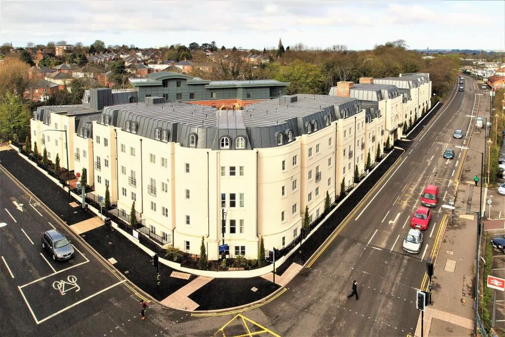 8 bedroom apartment for rent