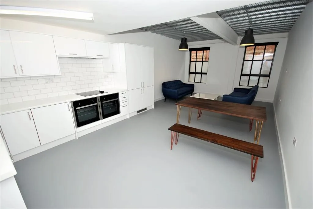 5 bedroom apartment for rent