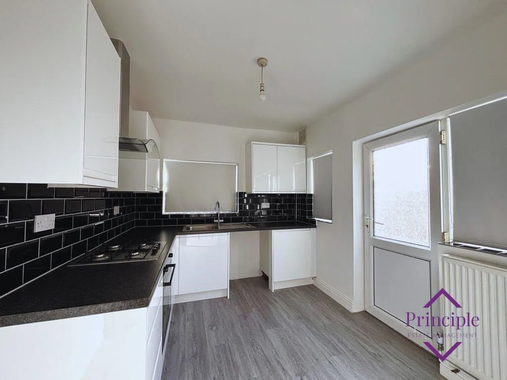 3 bedroom semi-detached house for rent