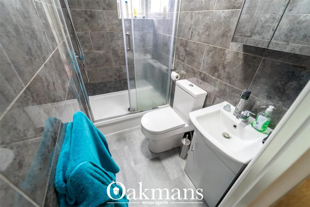 8 bedroom house for rent