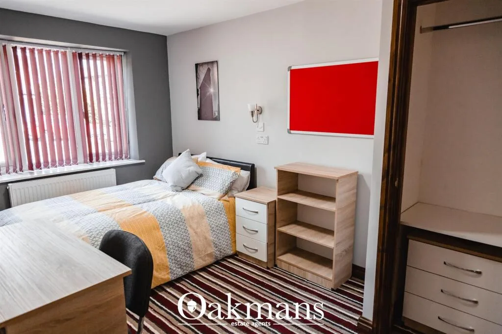 8 bedroom house for rent