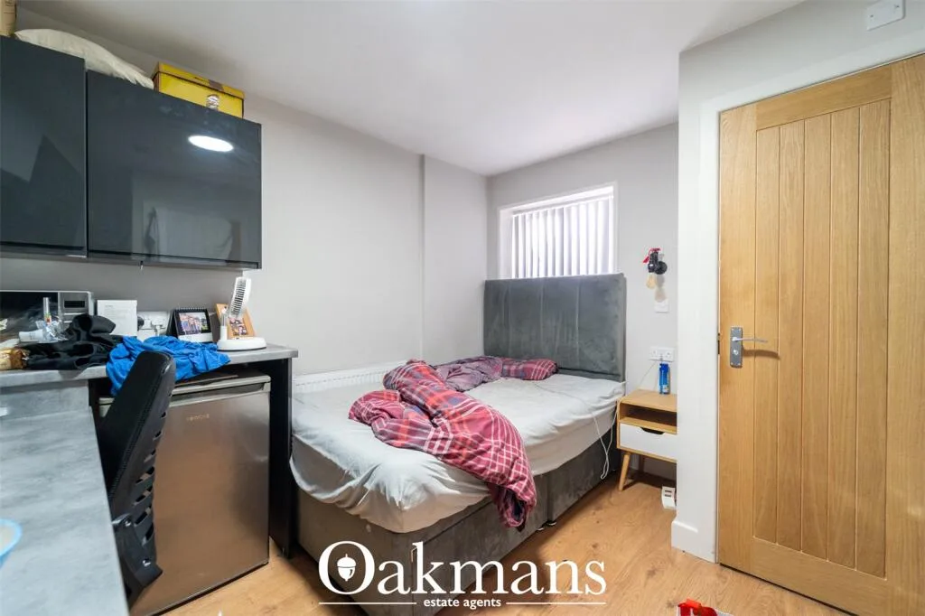 8 bedroom house for rent