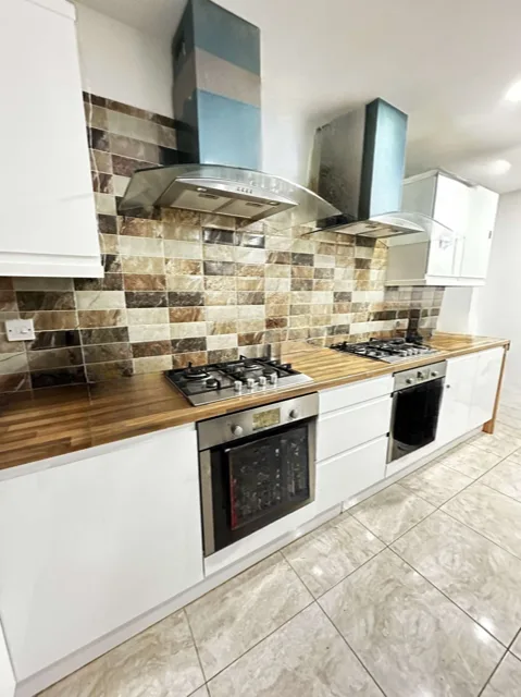 9 bedroom semi-detached house for rent