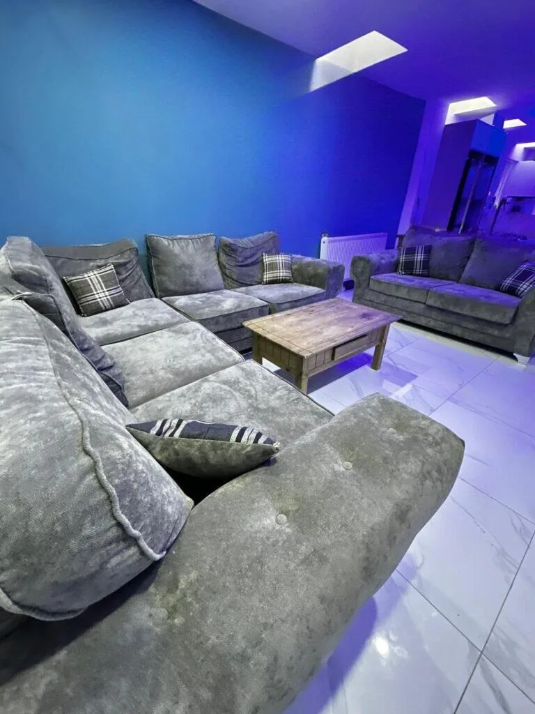 8 bedroom terraced house for rent
