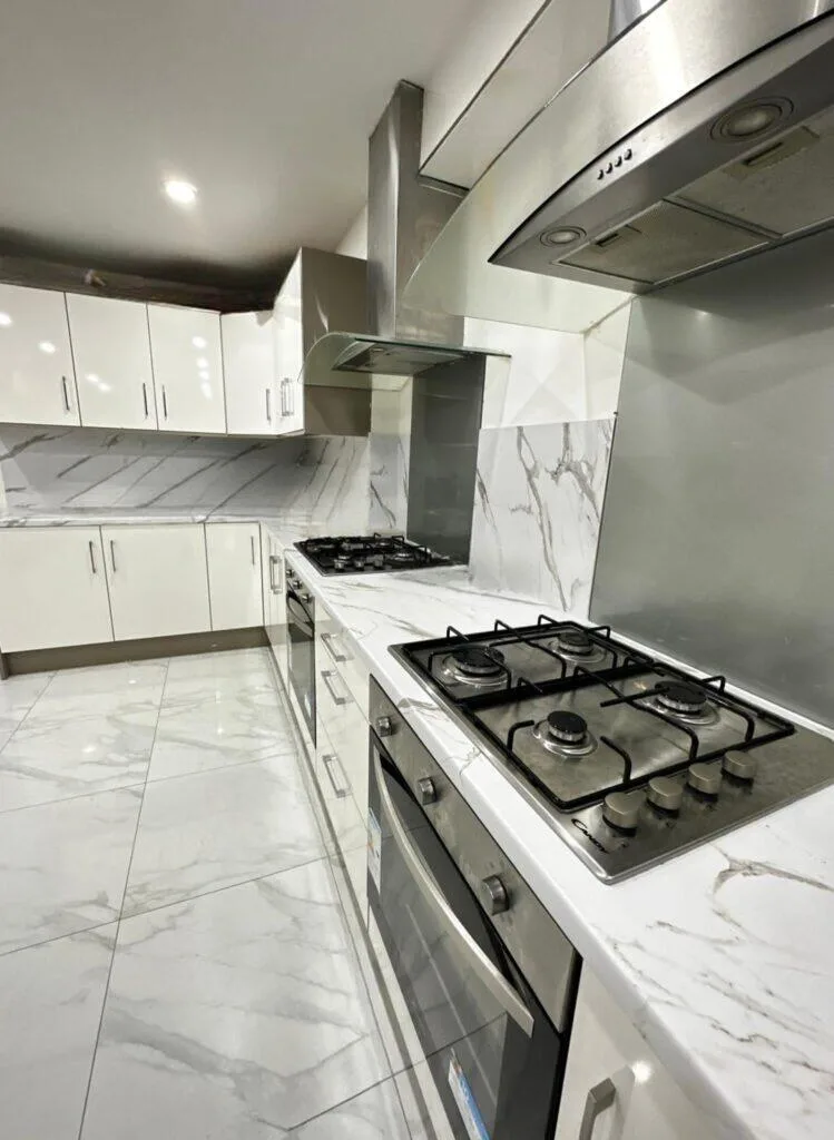 8 bedroom terraced house for rent