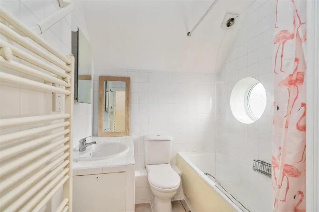 1 bedroom semi-detached house for rent