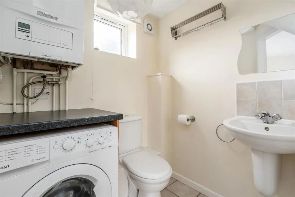 1 bedroom semi-detached house for rent