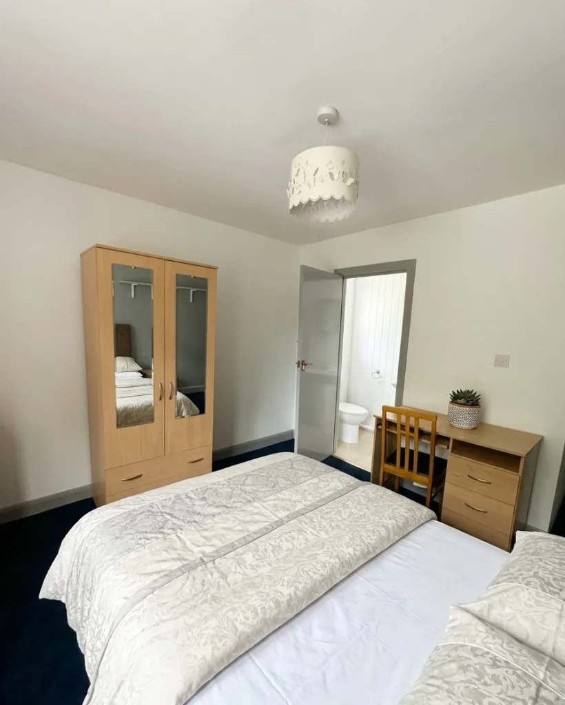 9 bedroom semi-detached house for rent