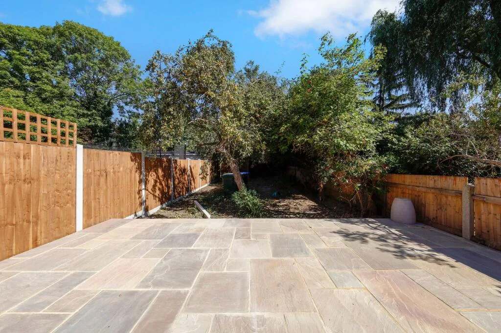 3 bedroom flat for rent