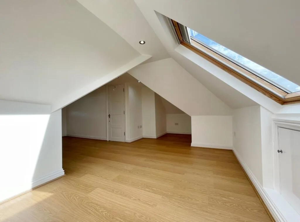 5 bedroom semi-detached house for rent