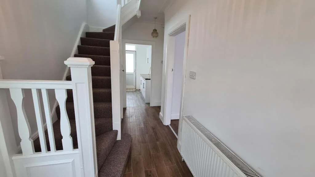 3 bedroom semi-detached house for rent