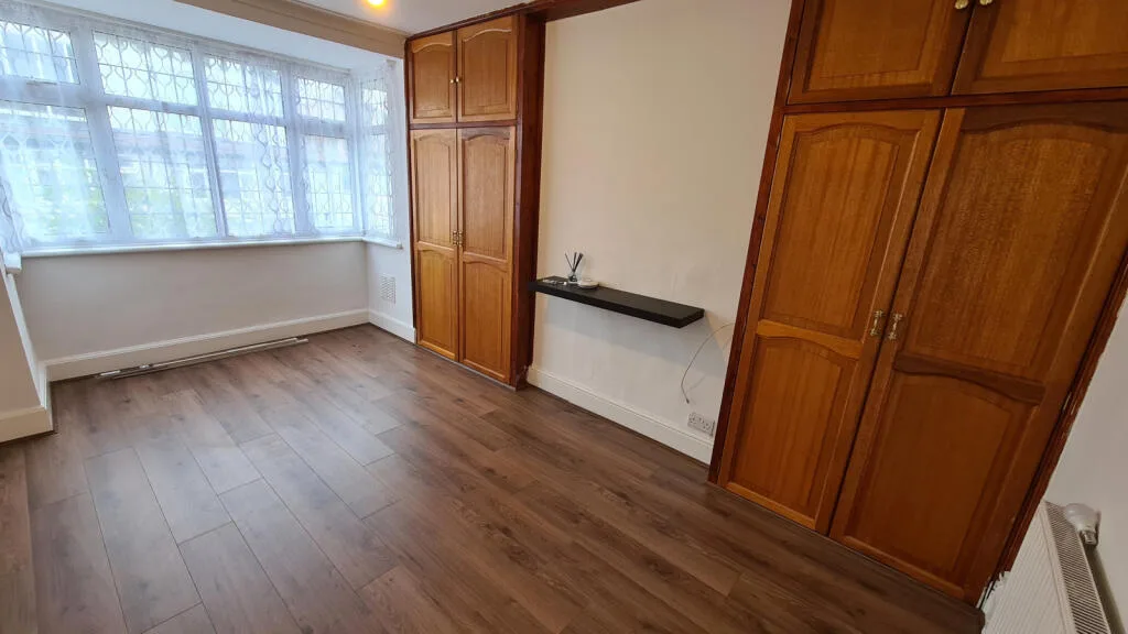 3 bedroom semi-detached house for rent