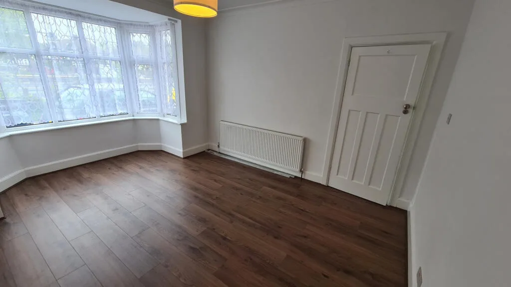 3 bedroom semi-detached house for rent