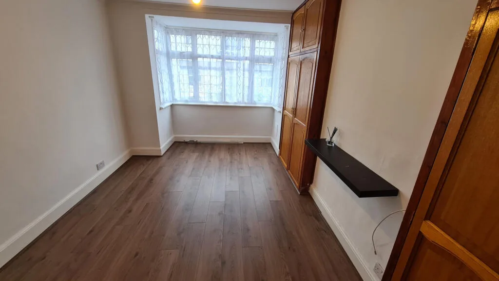 3 bedroom semi-detached house for rent