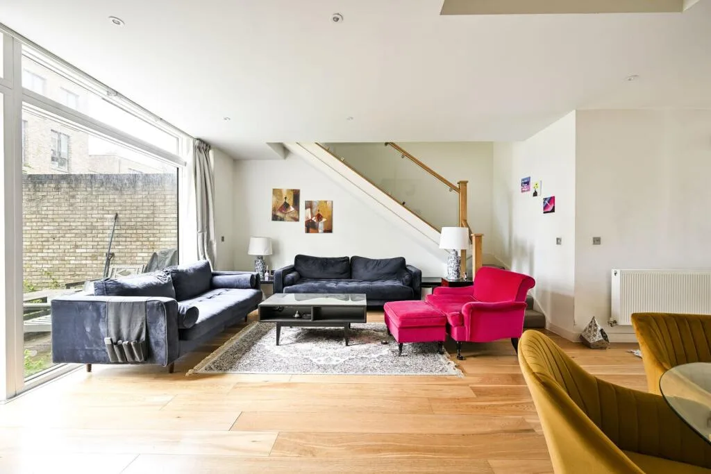 2 bedroom maisonette for rent