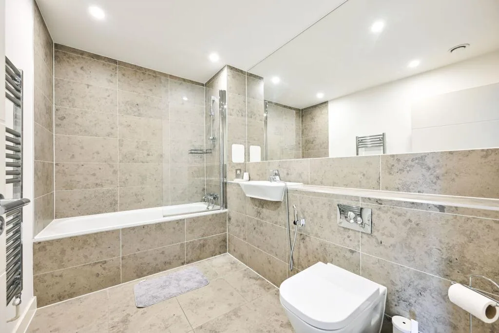 2 bedroom maisonette for rent