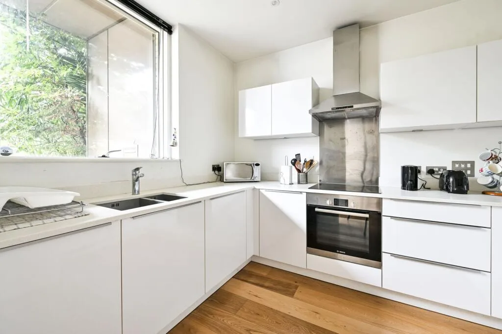 2 bedroom maisonette for rent