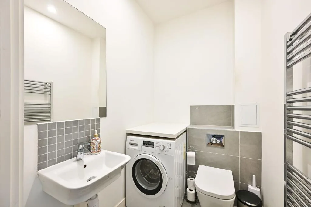 2 bedroom maisonette for rent