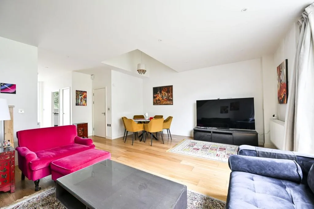 2 bedroom maisonette for rent