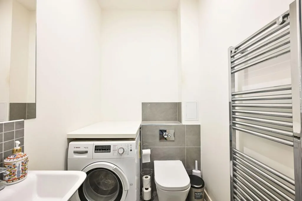 2 bedroom maisonette for rent