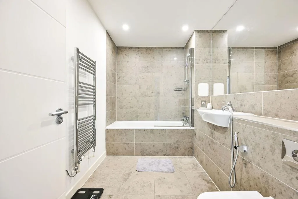 2 bedroom maisonette for rent