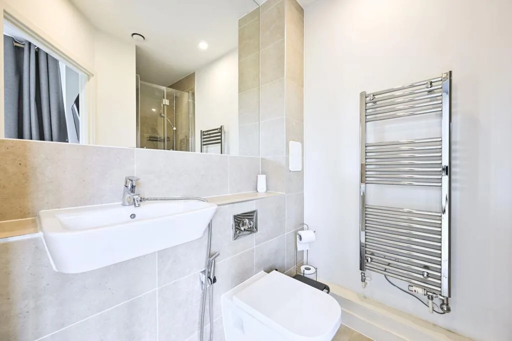 2 bedroom maisonette for rent