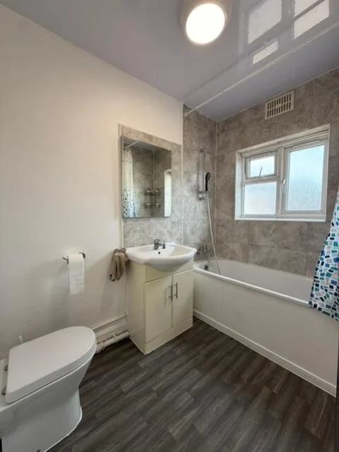 3 bedroom flat for rent