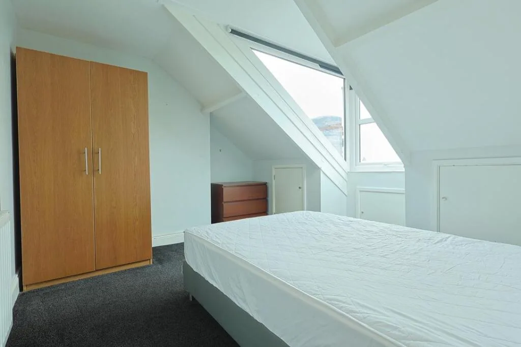 4 bedroom maisonette for rent