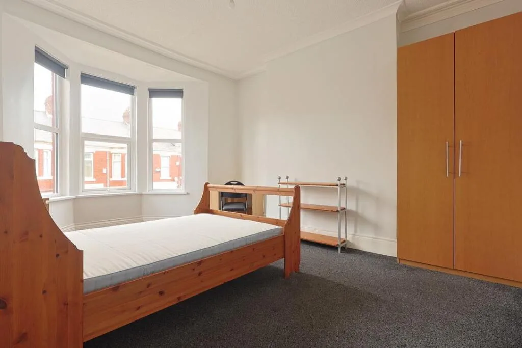 4 bedroom maisonette for rent