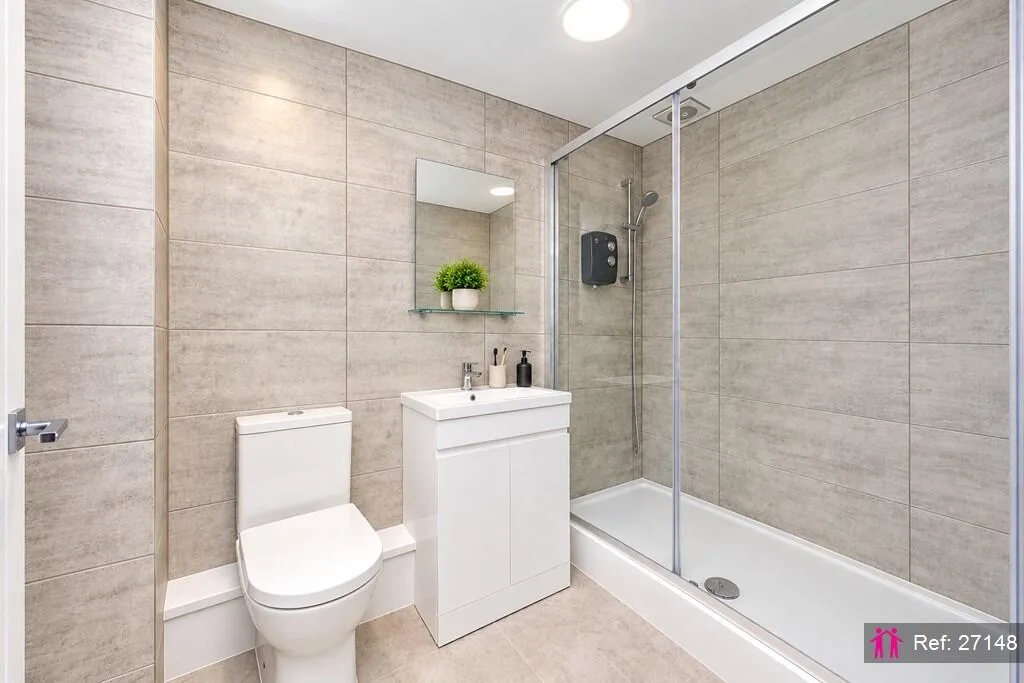 6 bedroom terraced house for rent