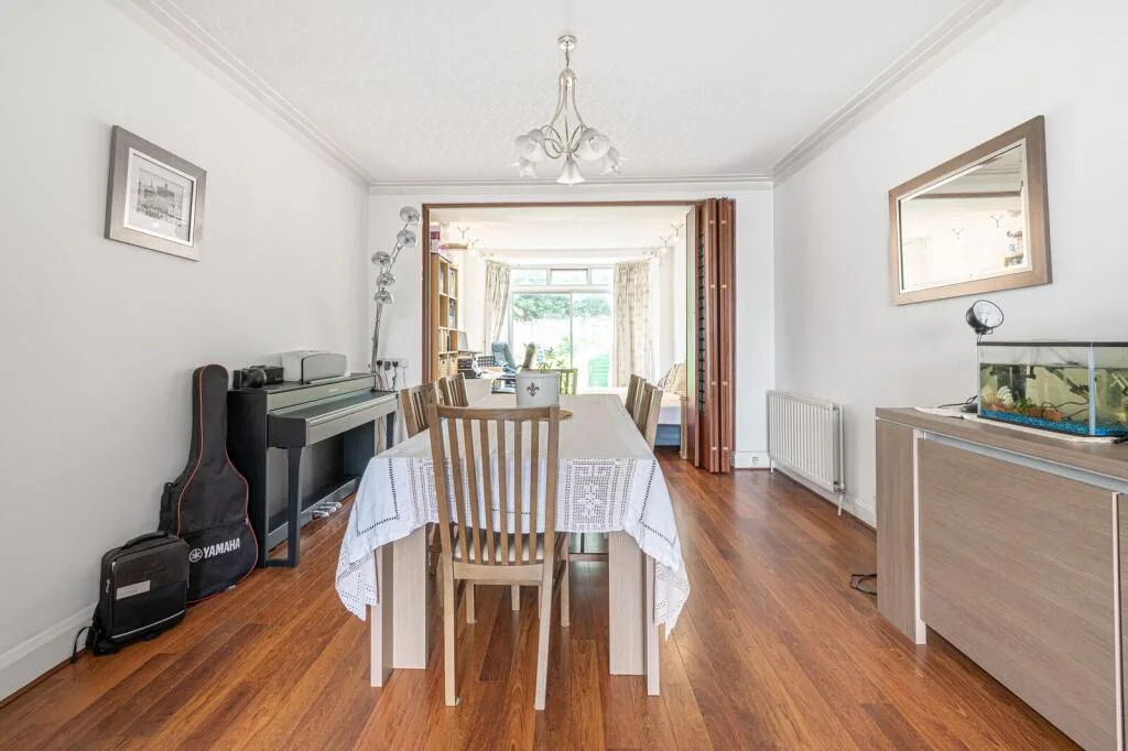 4 bedroom semi-detached house for rent