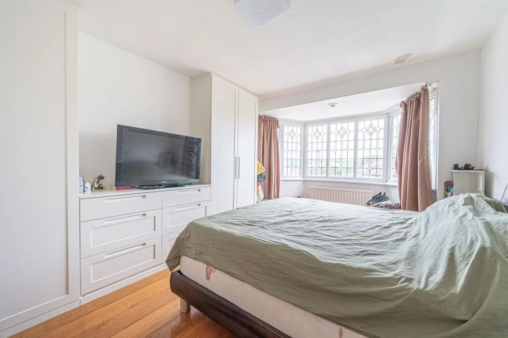 4 bedroom semi-detached house for rent
