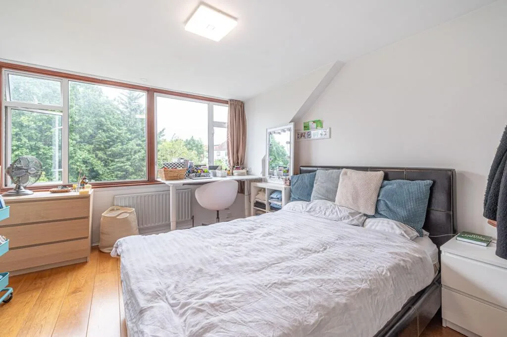 4 bedroom semi-detached house for rent