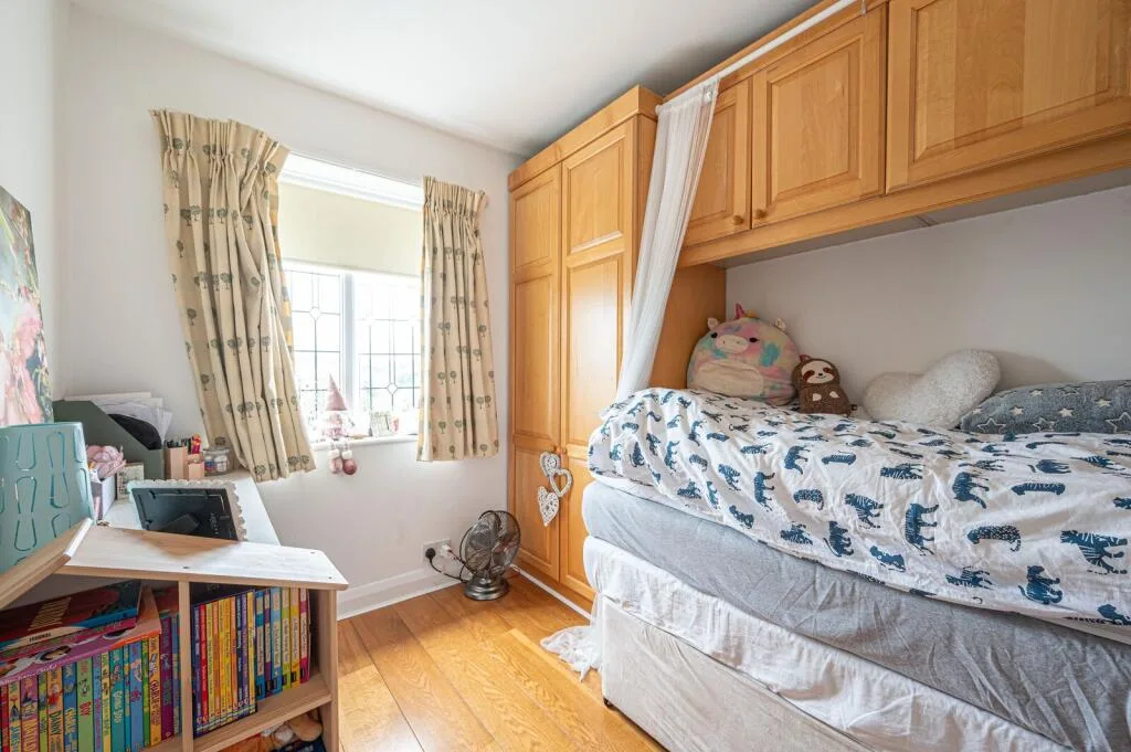 4 bedroom semi-detached house for rent