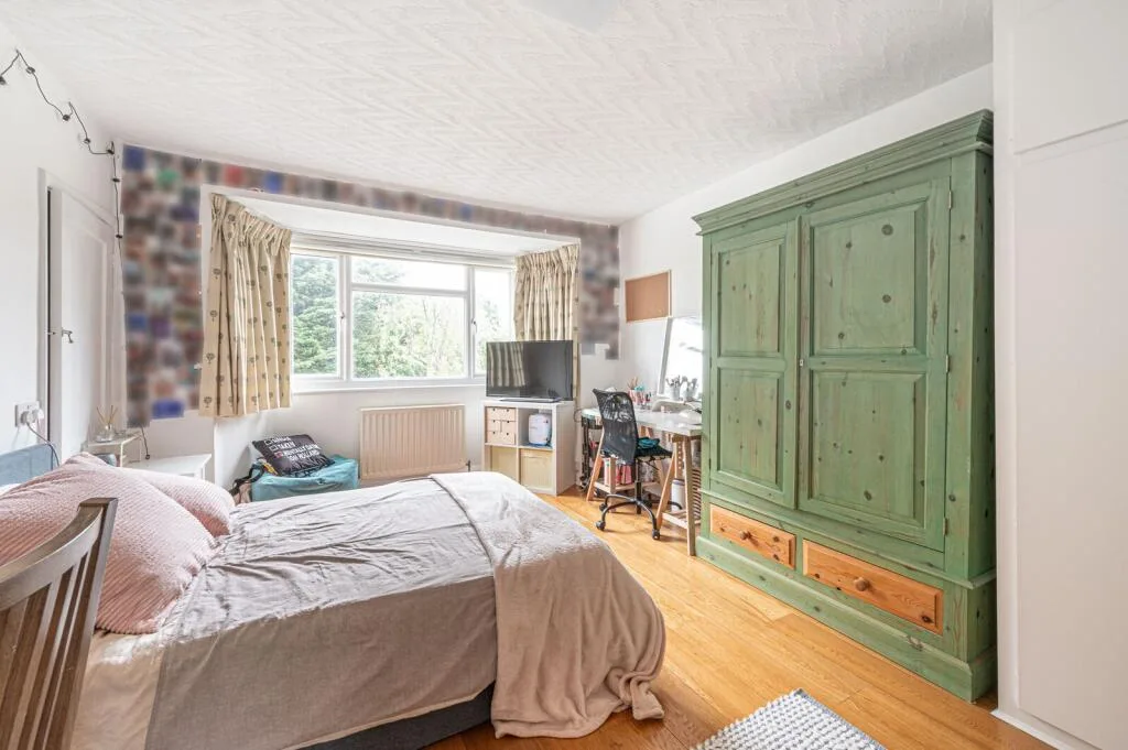 4 bedroom semi-detached house for rent