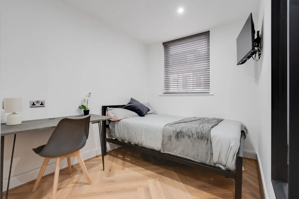 6 bedroom terraced house for rent