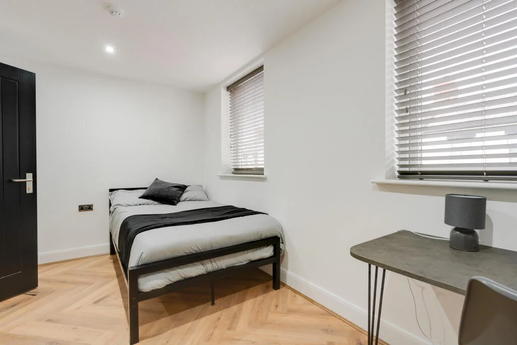 6 bedroom terraced house for rent