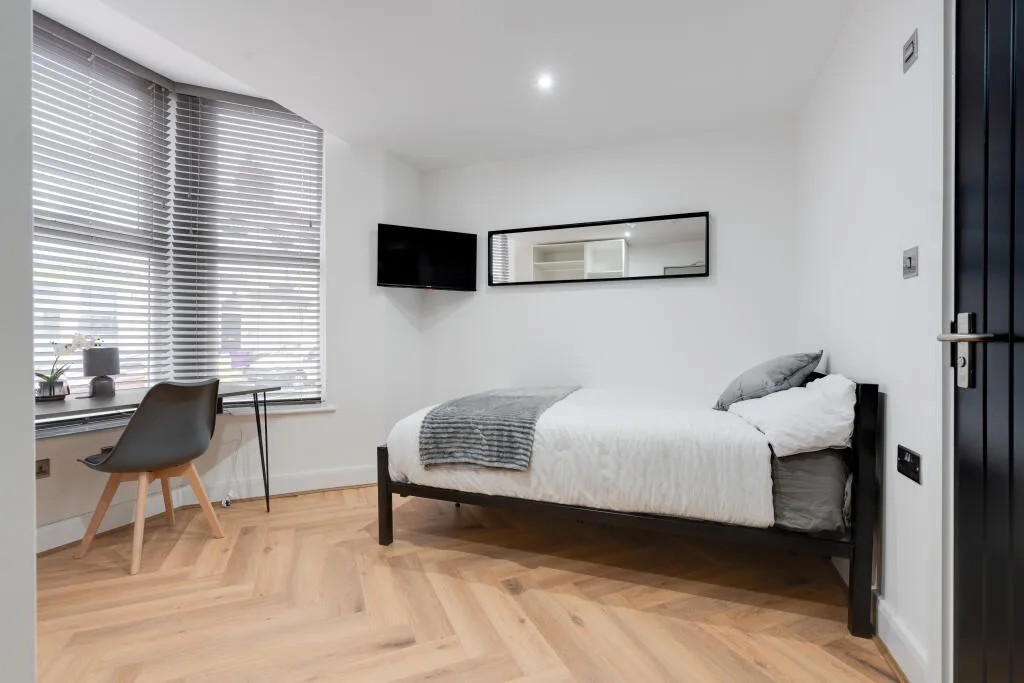 6 bedroom terraced house for rent
