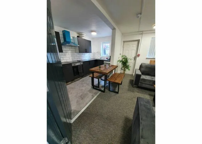 4 bedroom terraced house for rent