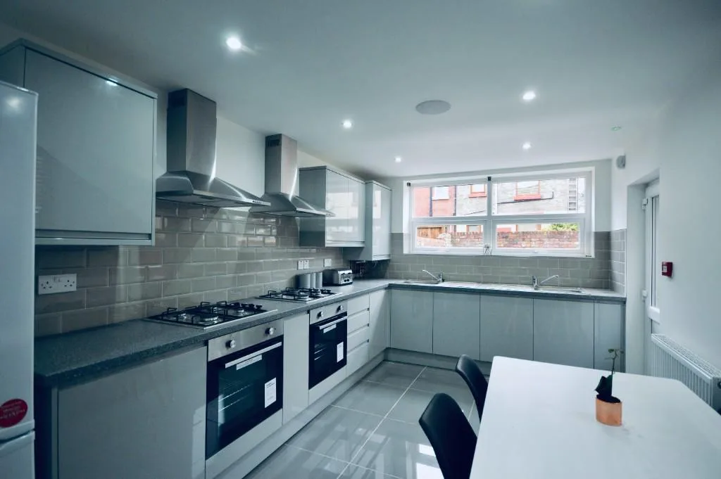 7 bedroom terraced house for rent